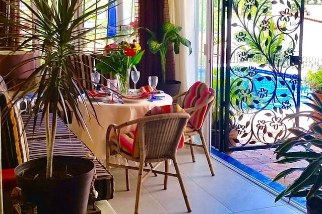 Condo 2 - Dining room / Deck