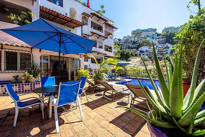 Condo 2 - Deck / Pool